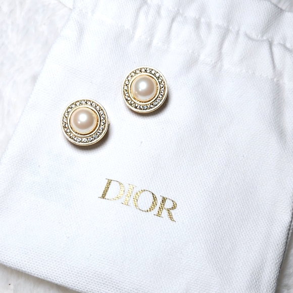 Christian Dior Vintage Pearl Earrings - Picture 1 of 4